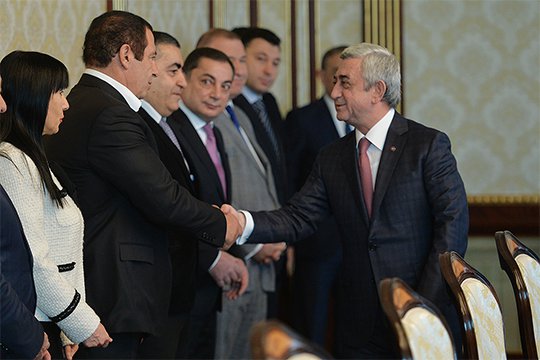 Серж Саргсян прозрачно намекнул, кто будет следующим председателем парламента: тема закрыта: «АЖ»